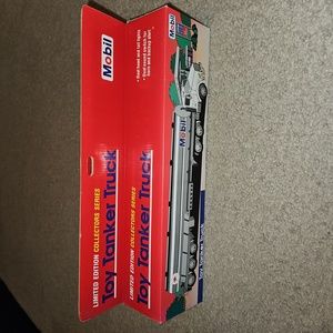Mobil 1993 Toy Tanker Truck